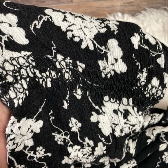 LANE BRYANT Ladies Floral Rayon 3/4 Sleeve Flowy Blouse Size 22/24 Black White - Picture 8 of 12